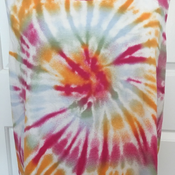 NWT! Tie-Dyed Twist Back Tank Top - Picture 4 of 8
